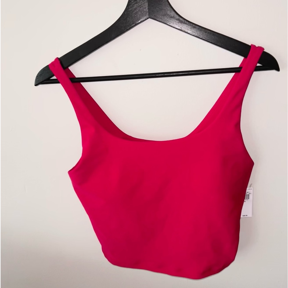 Old navy workout top. Fuchsia color top.size medium